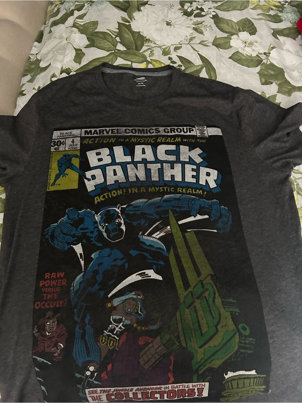 Old Navy Dark Gray Black Panther Graphic Tee